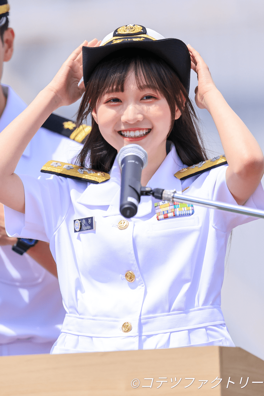 甜到長螞蟻!身穿軍裝「最美司令官」爆紅全網 私底下「真實身份曝光」:美到世界和平 - 愛經驗2.0